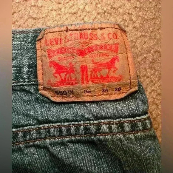 550 Husky Levi Jeans Size 34x28 Men’s - Picture 7 of 7